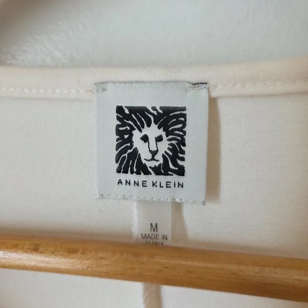 EUC LIKE NEW ANNE KLEIN CREAM BOATNECK BATWING TOP SIZE MEDIUM
